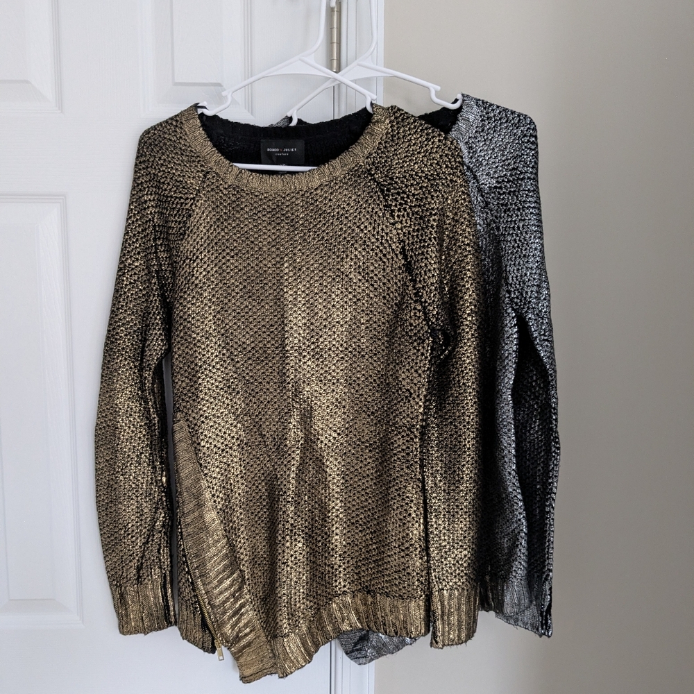 Romeo & Juliet Couture Gold and Silver Women's Sweater Set Of 2 Size XS